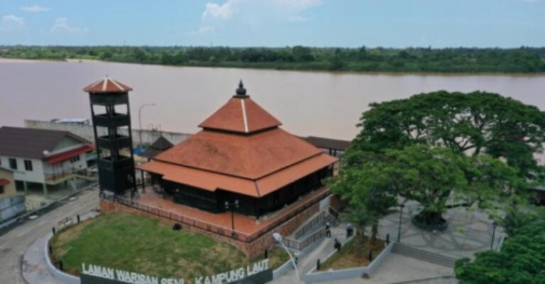Kampung Laut Mosque