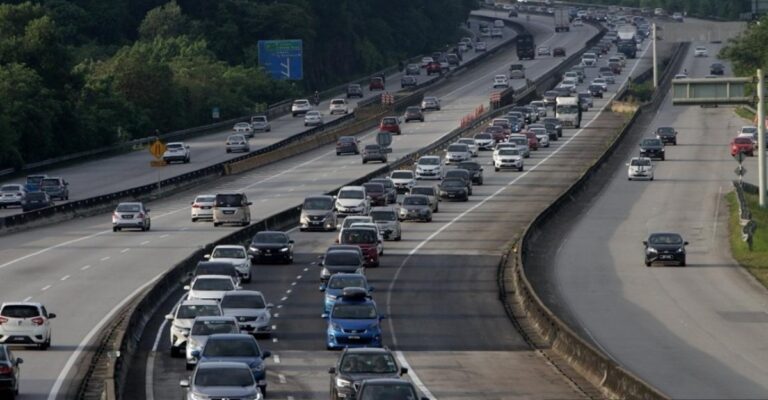 Vehicles Expected On Highway