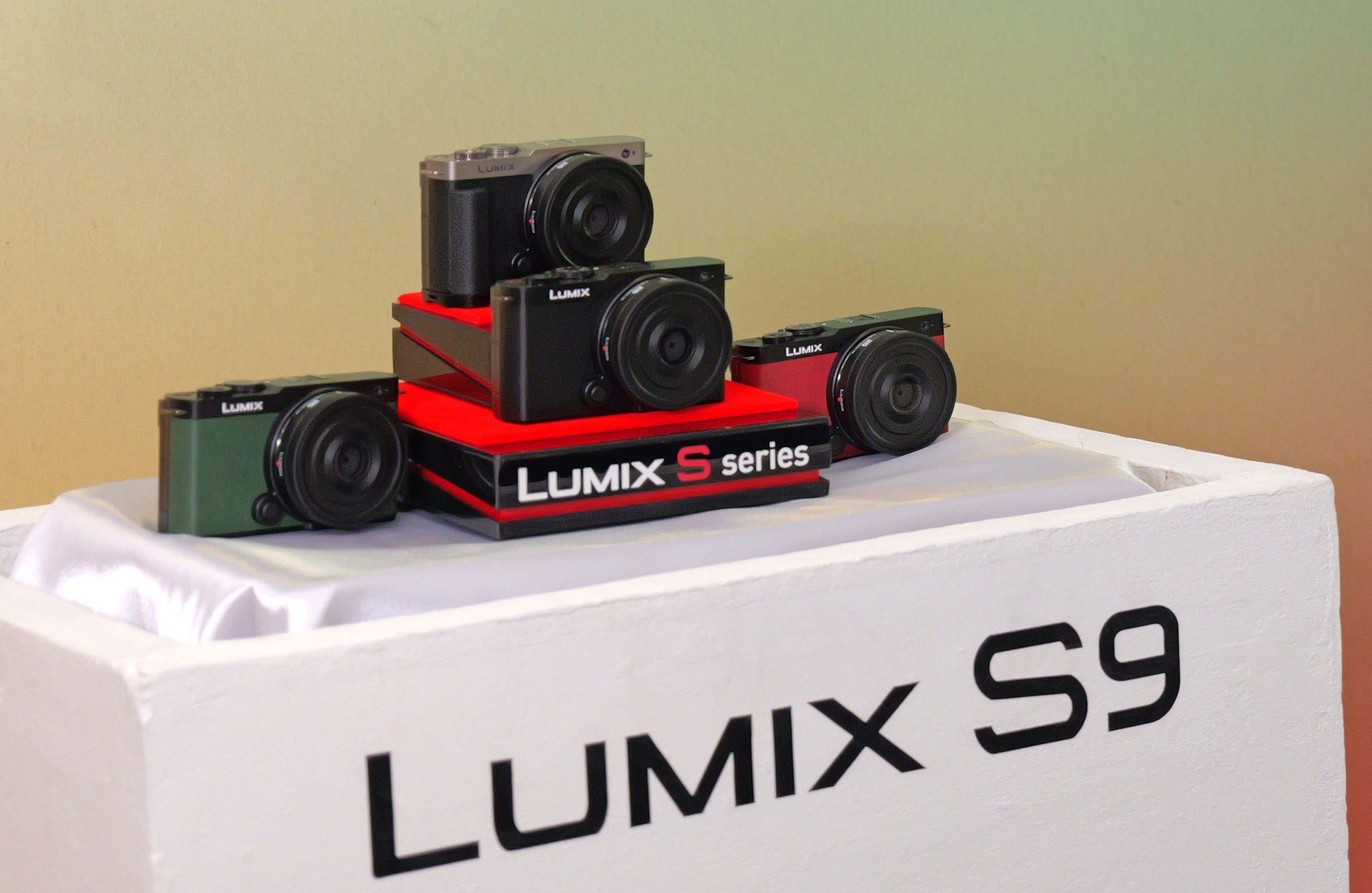 LUMIX S9