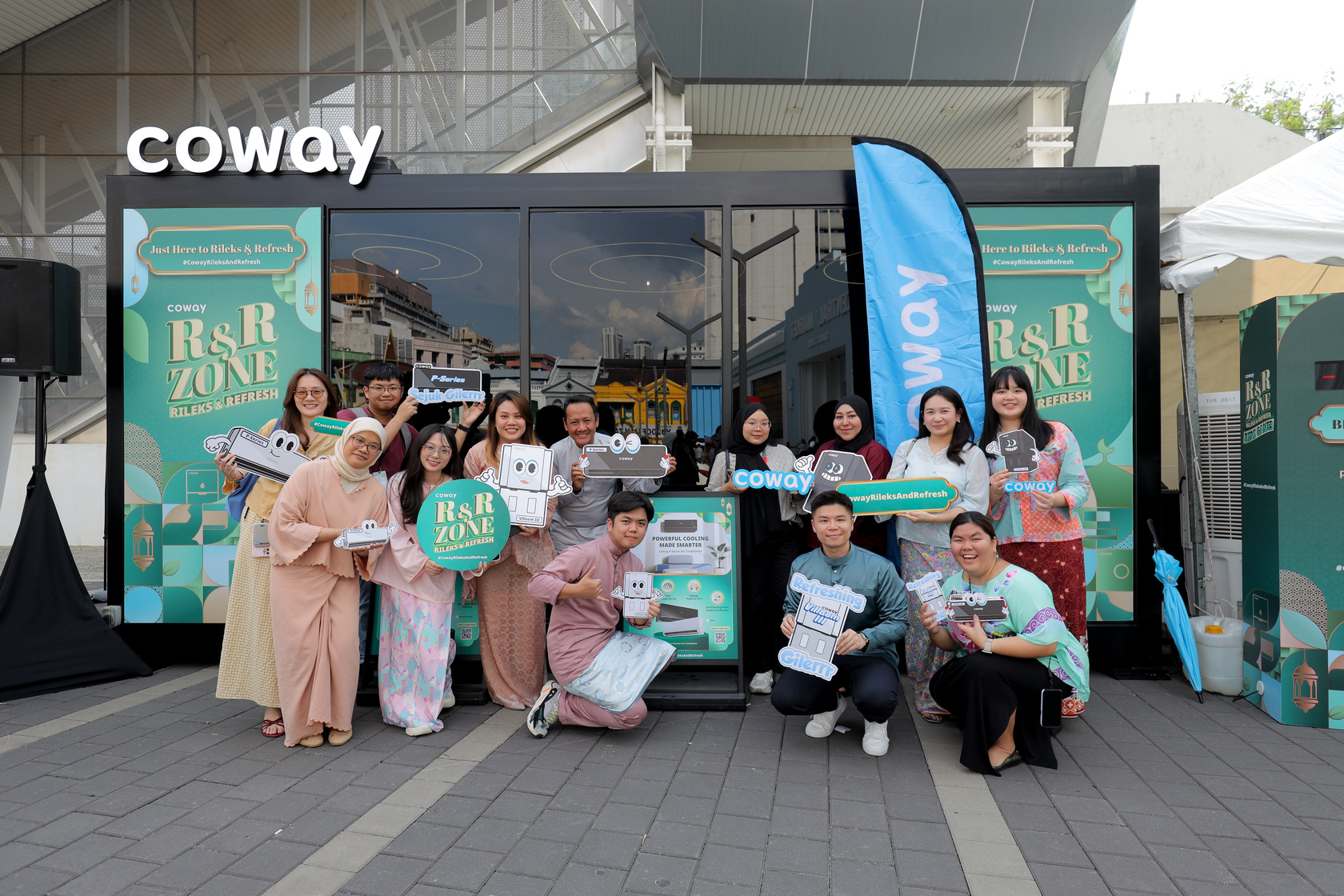 Media Friends Gathered At Coways RR Zone At Central Market To Rileks Refresh While Experiencing Coways Latest Cooling Solutions