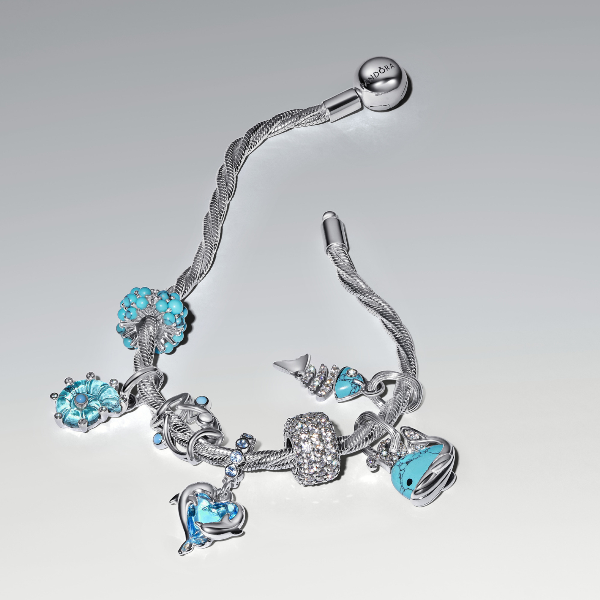 HIGH 2025Q2D Collection Moments Go Ac Tp Pdp Product Styled 01 1x1 RGB