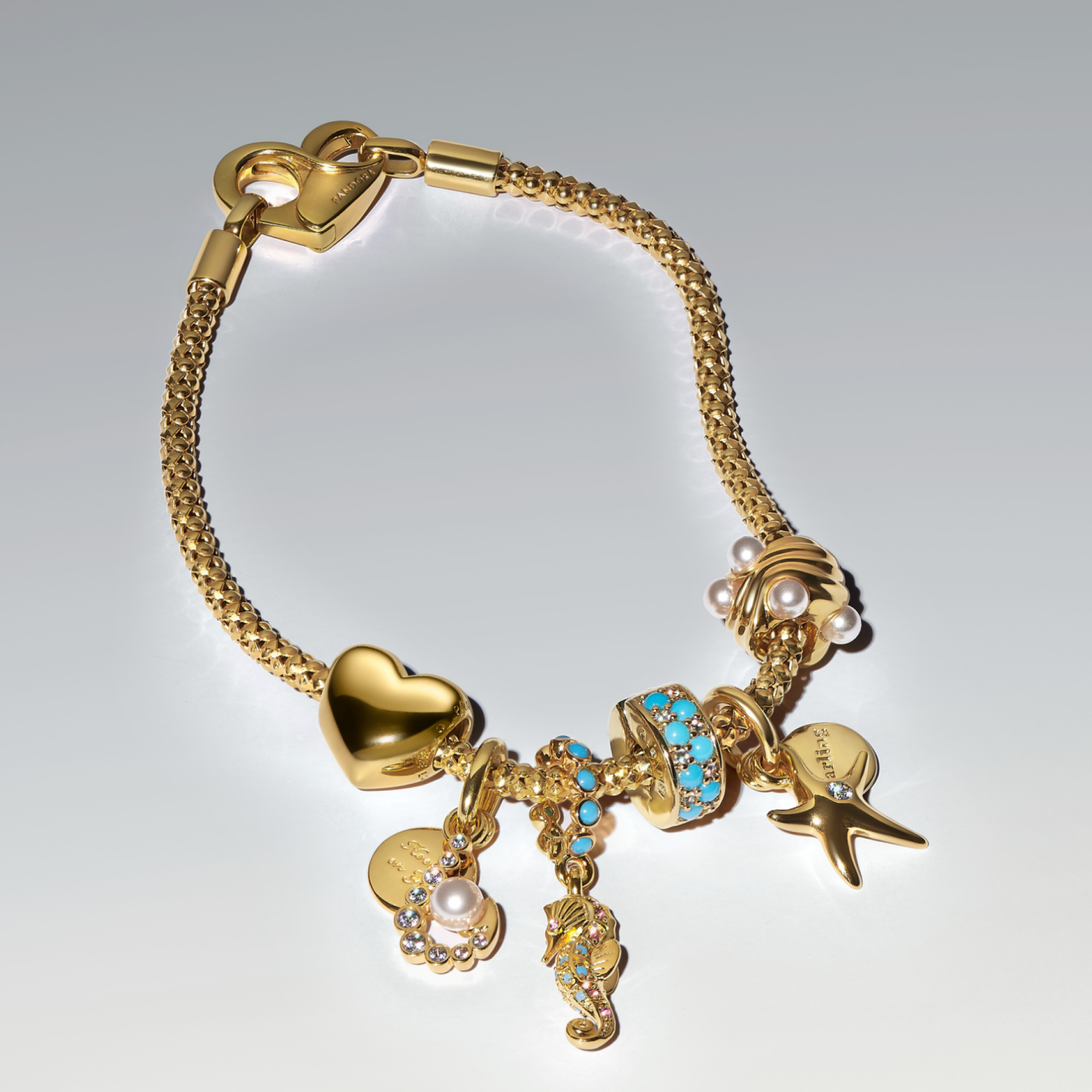 HIGH 2025Q2D Collection Moments Go Ac Tp Pdp Product Styled 05 1x1 RGB