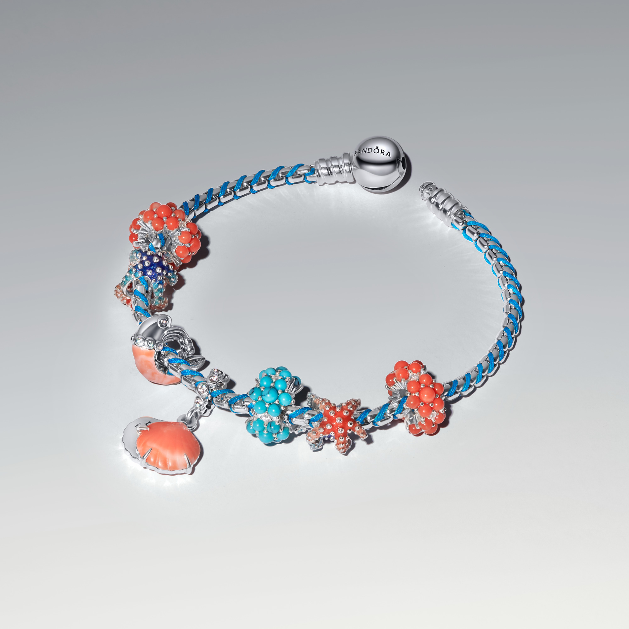 HIGH 2025Q2D Collection Moments Go Ac Tp Pdp Product Styled 07 1x1 RGB