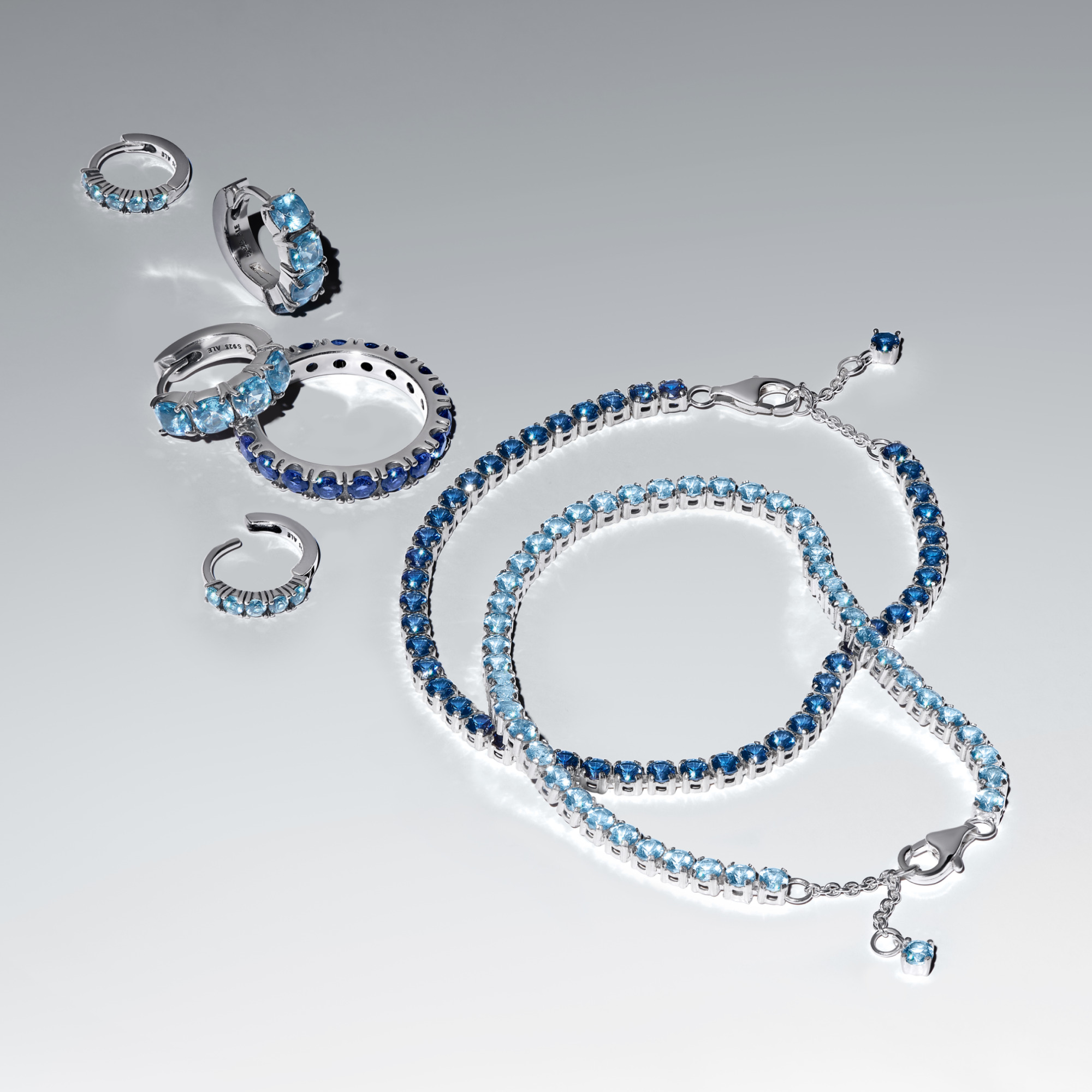 HIGH 2025Q2D Collection Timeless Go Ac Tp Pdp Product Styled 02 1x1 RGB