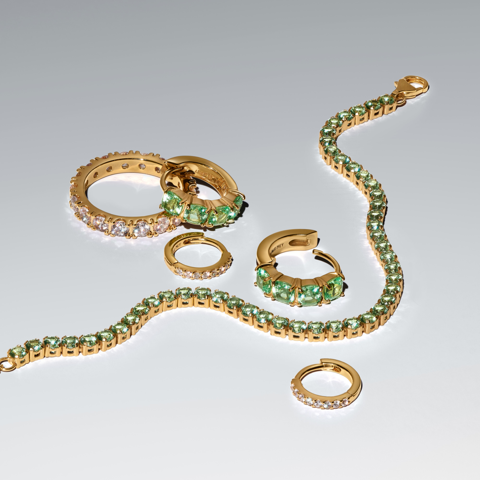 HIGH 2025Q2D Collection Timeless Go Ac Tp Pdp Product Styled 03 1x1 RGB