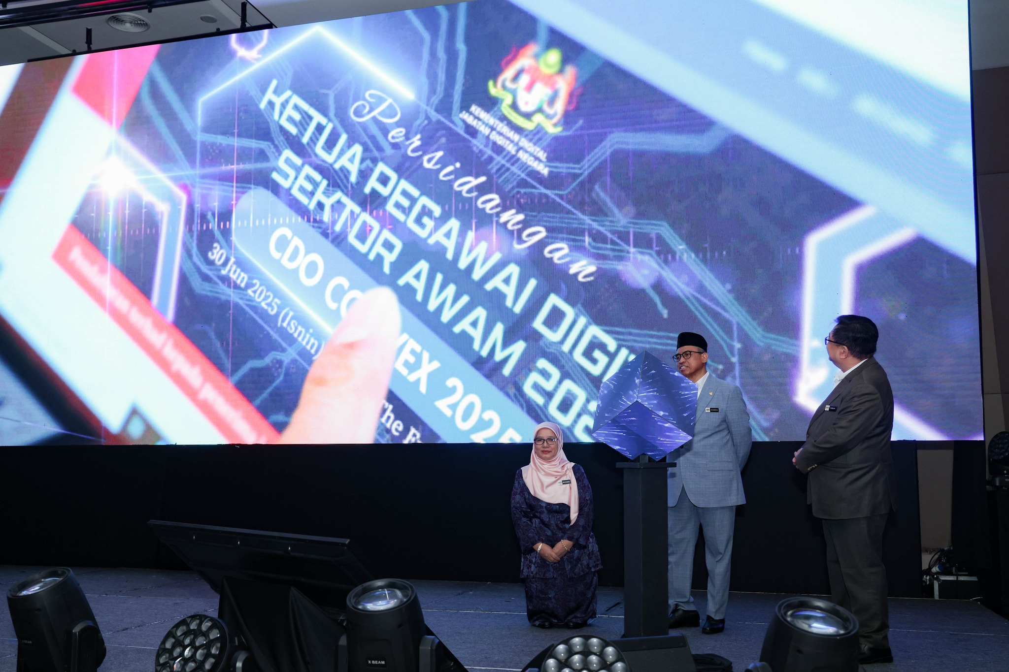 514413739 122242863374200655 2726413325068036277 N