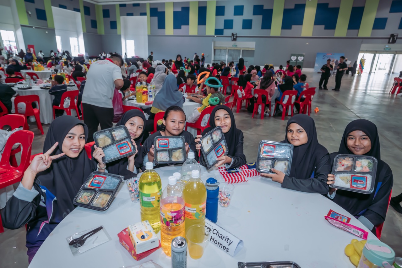 3. Food Distribution 02 Large